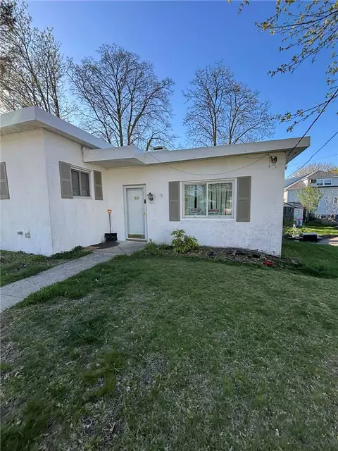 65 Hillcrest Ave, Pawtucket, RI 02860
