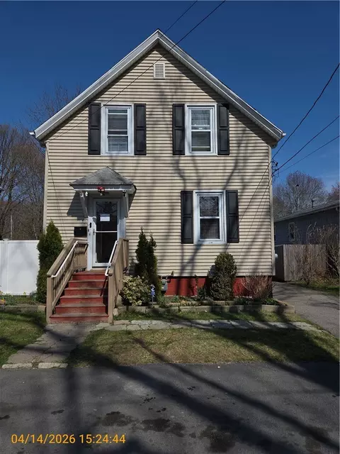 70 Perkins Ave, Cranston, RI 02910