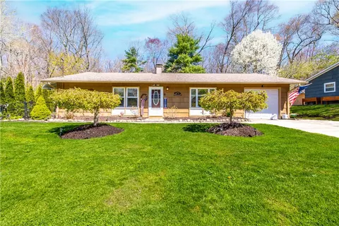 12 Abbey Ln, Foster, RI 02825