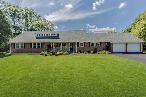 15 Golden View Dr, Johnston, RI 02919