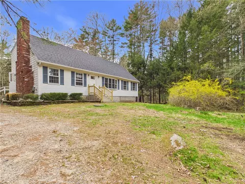6502 Flat River Rd, Coventry, RI 02827