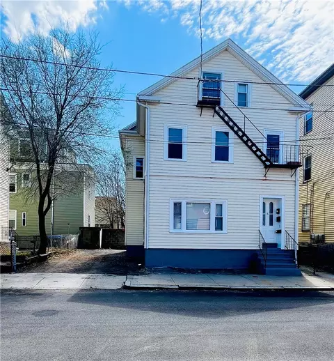 5 Lee St, Providence, RI 02903
