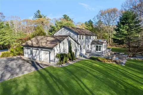 10 Oak Hill Rd, Hope, RI 02831