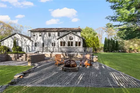 10 Oak Hill Rd, Hope, RI 02831