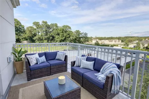 1 Tower Dr #406, Portsmouth, RI 02871