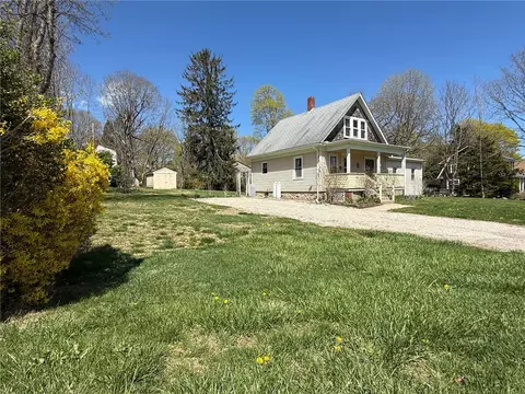 35 Highland Ave, South Kingstown, RI 02879