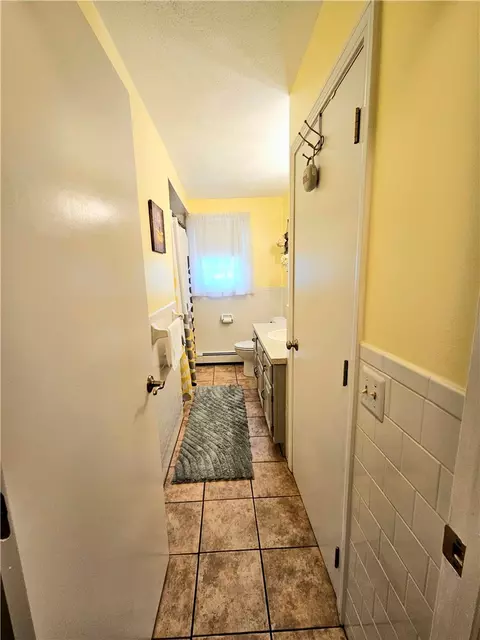 Bath - 131 Jambray Ave, Warwick, RI 02886 photo 1 of 3