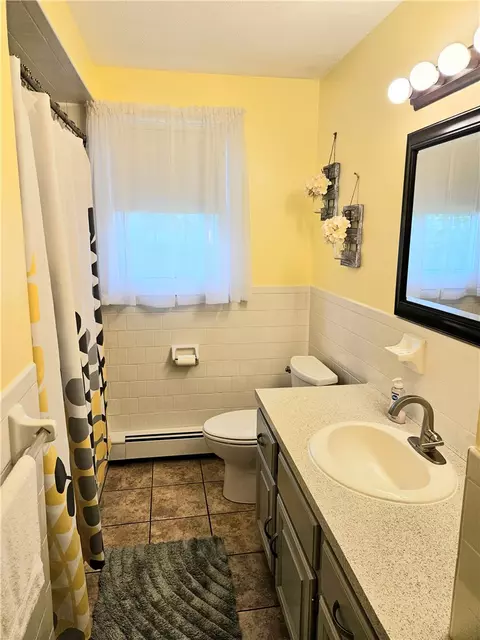 Bath - 131 Jambray Ave, Warwick, RI 02886 photo 2 of 3