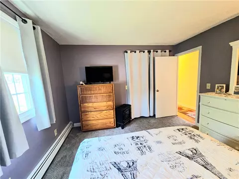 Bedroom - 131 Jambray Ave, Warwick, RI 02886 photo 3 of 5