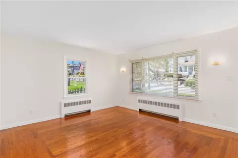 Living - 495 Gaskill St, Woonsocket, RI 02895 photo 3 of 6