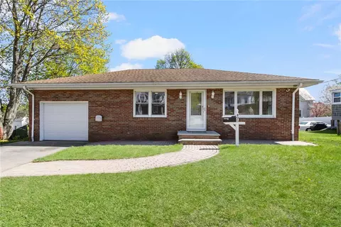495 Gaskill St, Woonsocket, RI 02895