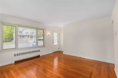 Living - 495 Gaskill St, Woonsocket, RI 02895 photo 2 of 6