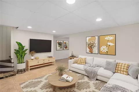 Living - 495 Gaskill St, Woonsocket, RI 02895 photo 5 of 6