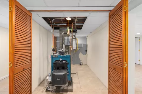 Entry Way - 495 Gaskill St, Woonsocket, RI 02895 photo 2 of 3
