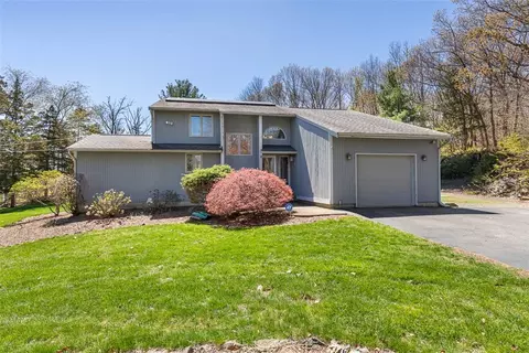 1112 Great Rd, Lincoln, RI 02865