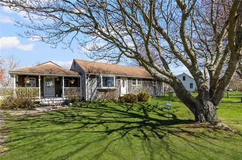 418 Long Hwy, Little Compton, RI 02837