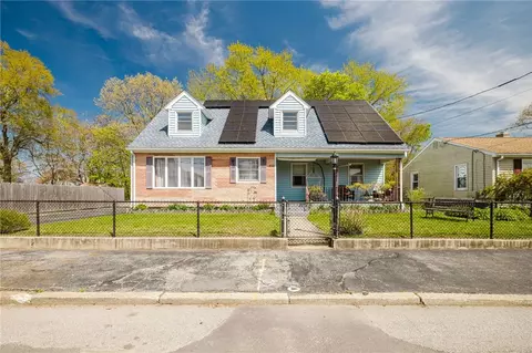 103 Clews St, Pawtucket, RI 02861