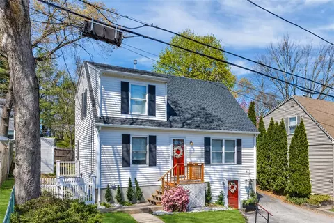 17 Pine Ave, Coventry, RI 02816