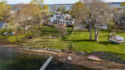 1090 Buttonwoods Ave, Warwick, RI 02886