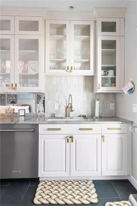 Kitchen - 1090 Buttonwoods Ave, Warwick, RI 02886 photo 6 of 7