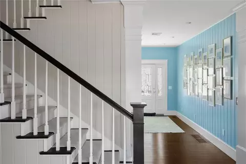 Entry Way - 1090 Buttonwoods Ave, Warwick, RI 02886 photo 3 of 5