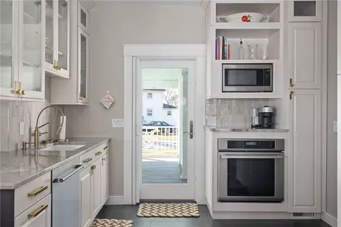 Kitchen - 1090 Buttonwoods Ave, Warwick, RI 02886 photo 7 of 7