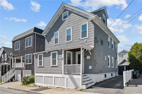 16 Dean Ave, Newport, RI 02840