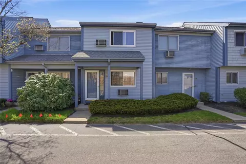 511 Child St #205, Warren, RI 02885