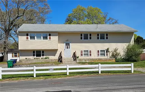 99 Pender Ave, Warwick, RI 02889