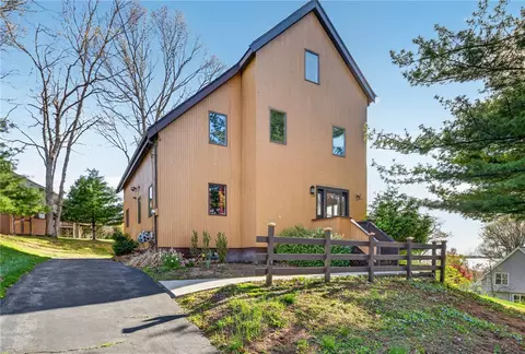 199 Lepes Rd, Tiverton, RI 02878