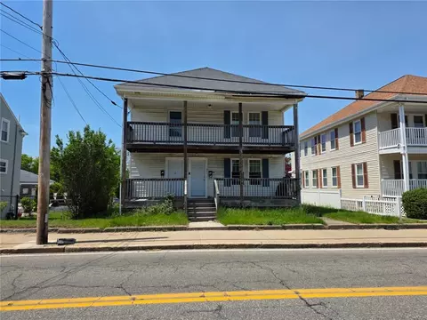 471 Providence St, Woonsocket, RI 02895