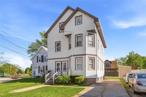 10 Molter St, Cranston, RI 02910