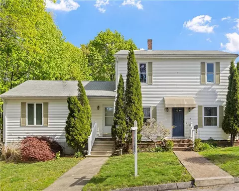 9 Williston St, Cranston, RI 02920
