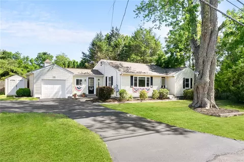 40 Heroux Blvd, Cumberland, RI 02864