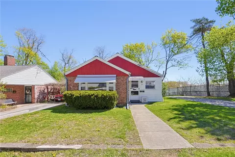 35 N Long St, Johnston, RI 02919