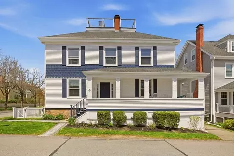 8 Champlin St, Newport, RI 02840