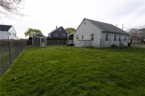 Exterior - 20 W View St, Warwick, RI 02889 photo 11 of 12