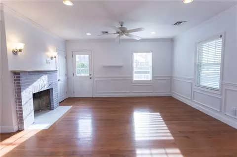 Living - 20 W View St, Warwick, RI 02889 photo 2 of 6