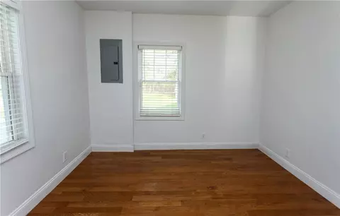 Bedroom - 20 W View St, Warwick, RI 02889 photo 3 of 7