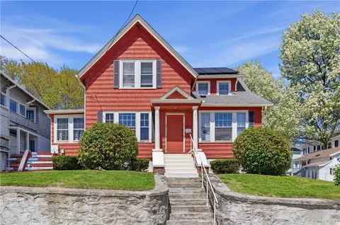 448 Gaskill St, Woonsocket, RI 02895