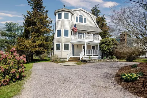 18 Lugger St, Jamestown, RI 02835
