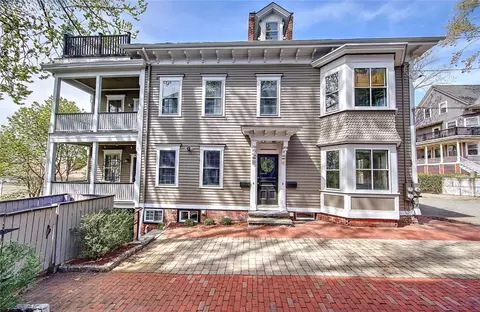 152 Congdon St #2, Providence, RI 02906