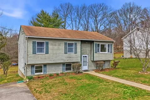 Exterior - 7 Brookview Ct, Westerly, RI 02891 photo 6 of 10