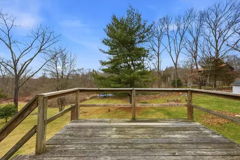 Exterior - 7 Brookview Ct, Westerly, RI 02891 photo 4 of 10
