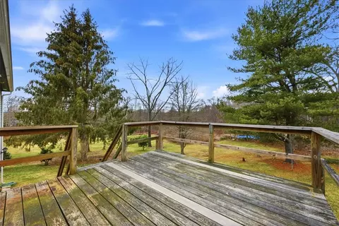 Exterior - 7 Brookview Ct, Westerly, RI 02891 photo 3 of 10