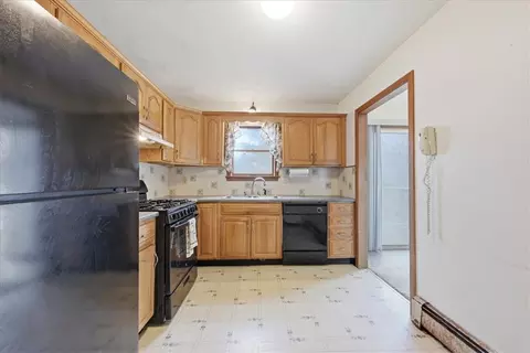 Kitchen - 7 Brookview Ct, Westerly, RI 02891 photo 3 of 3