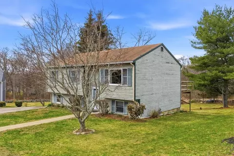 Exterior - 7 Brookview Ct, Westerly, RI 02891 photo 7 of 10