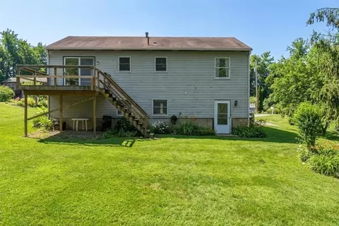 Exterior - 7 Brookview Ct, Westerly, RI 02891 photo 9 of 10