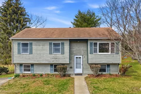 Exterior - 7 Brookview Ct, Westerly, RI 02891 photo 5 of 10