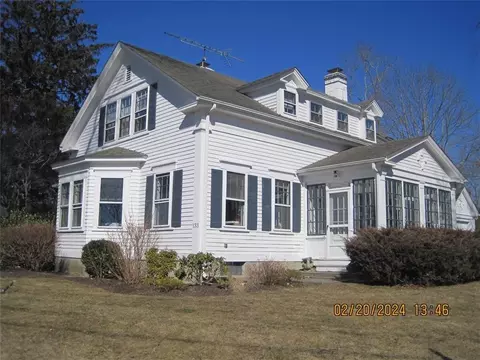 133 New Meadow Rd, Barrington, RI 02806